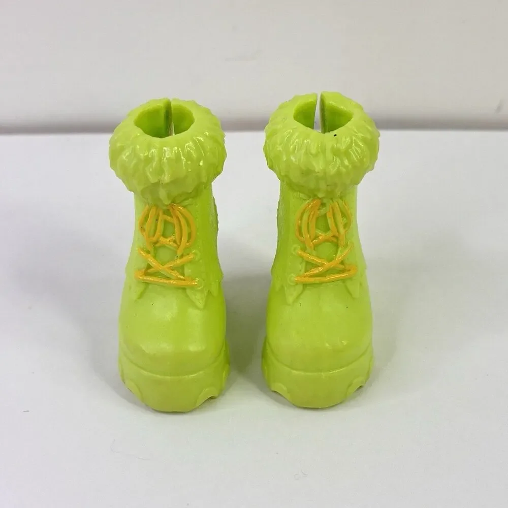 Monster High Doll G3 Clawdeen Wolf Eeekend Getaway Green Boots Shoes